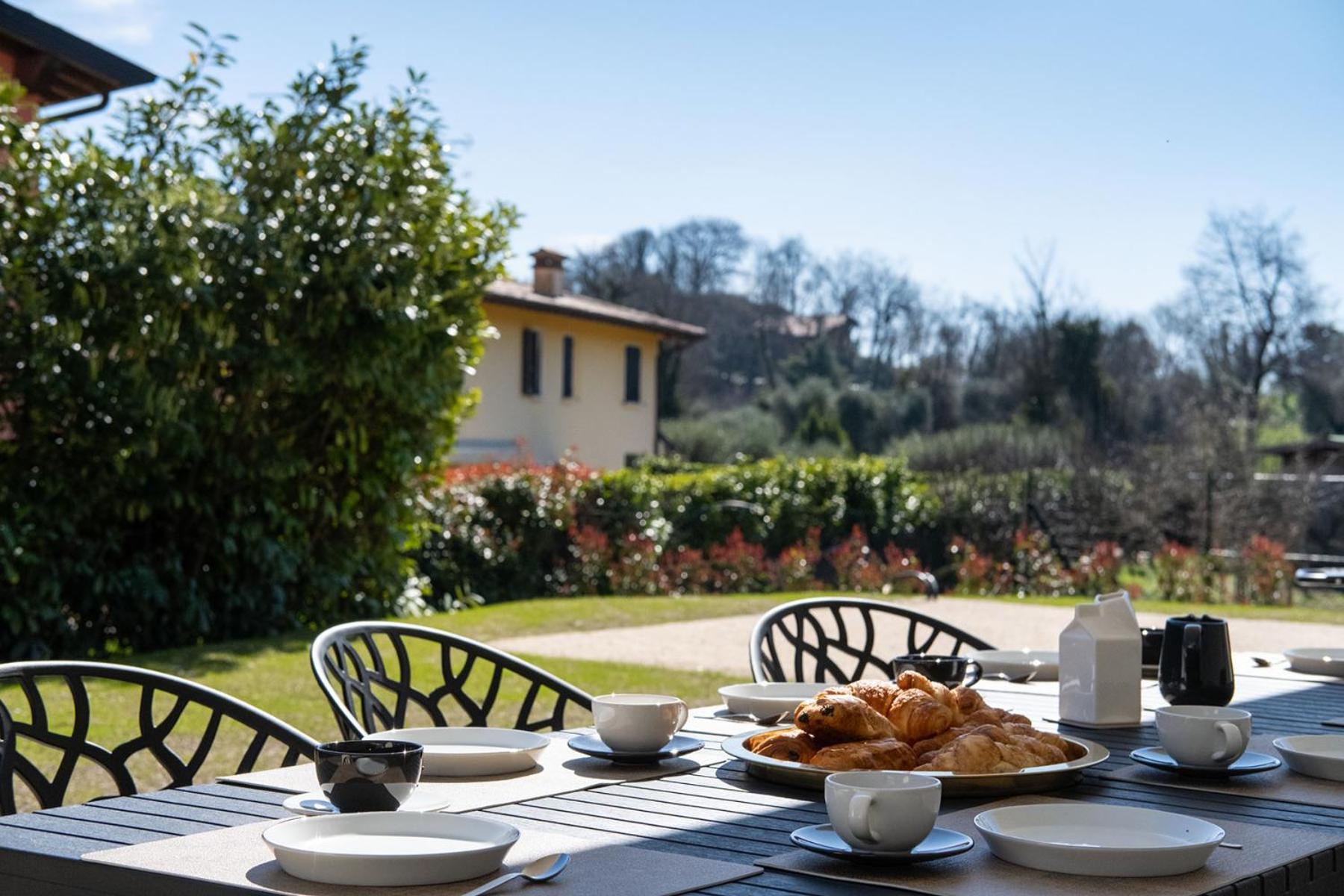 Luxury Villas Gardenia With Private Pool Padenghe sul Garda Εξωτερικό φωτογραφία